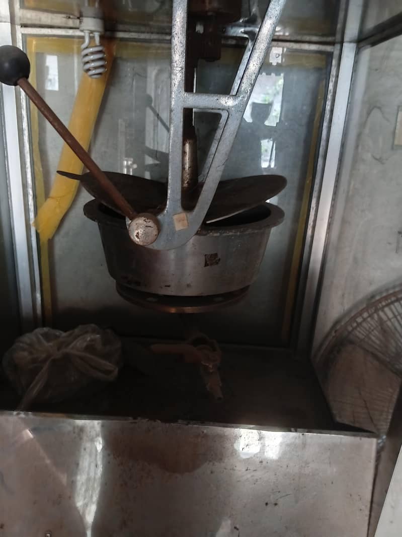 popcorn machine 3