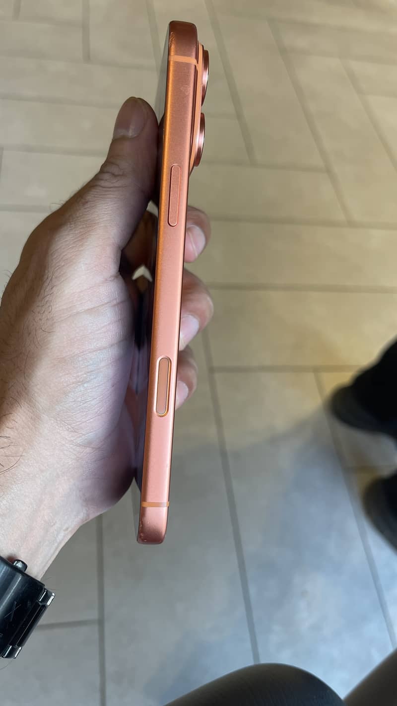 Apple iPhone 17 Pro Max 2