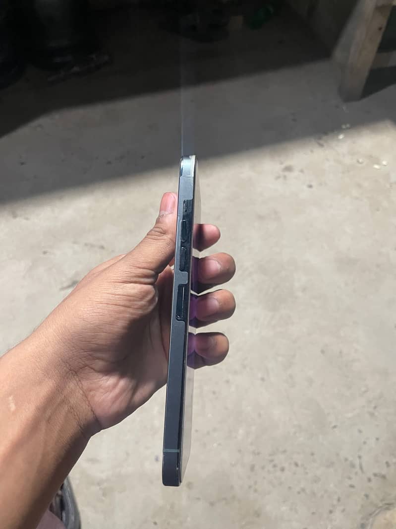 Apple iPhone 13 Pro Max 1