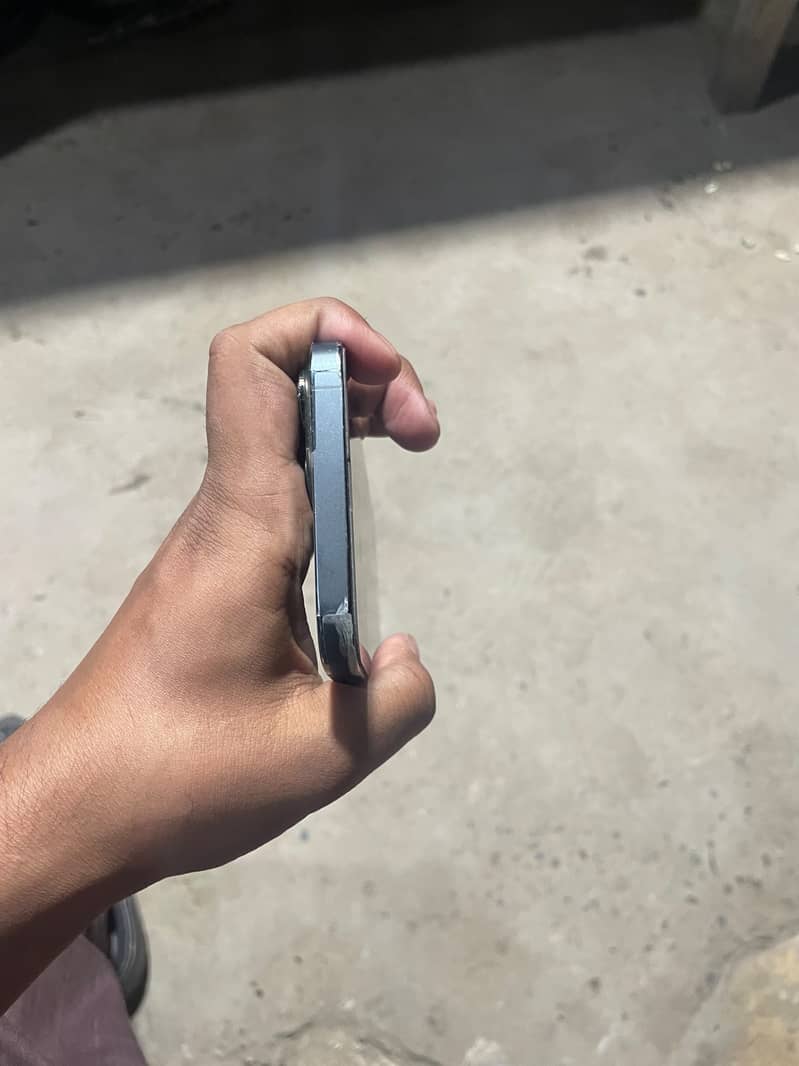 Apple iPhone 13 Pro Max 3