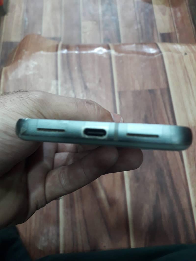 Google Pixel 8 2