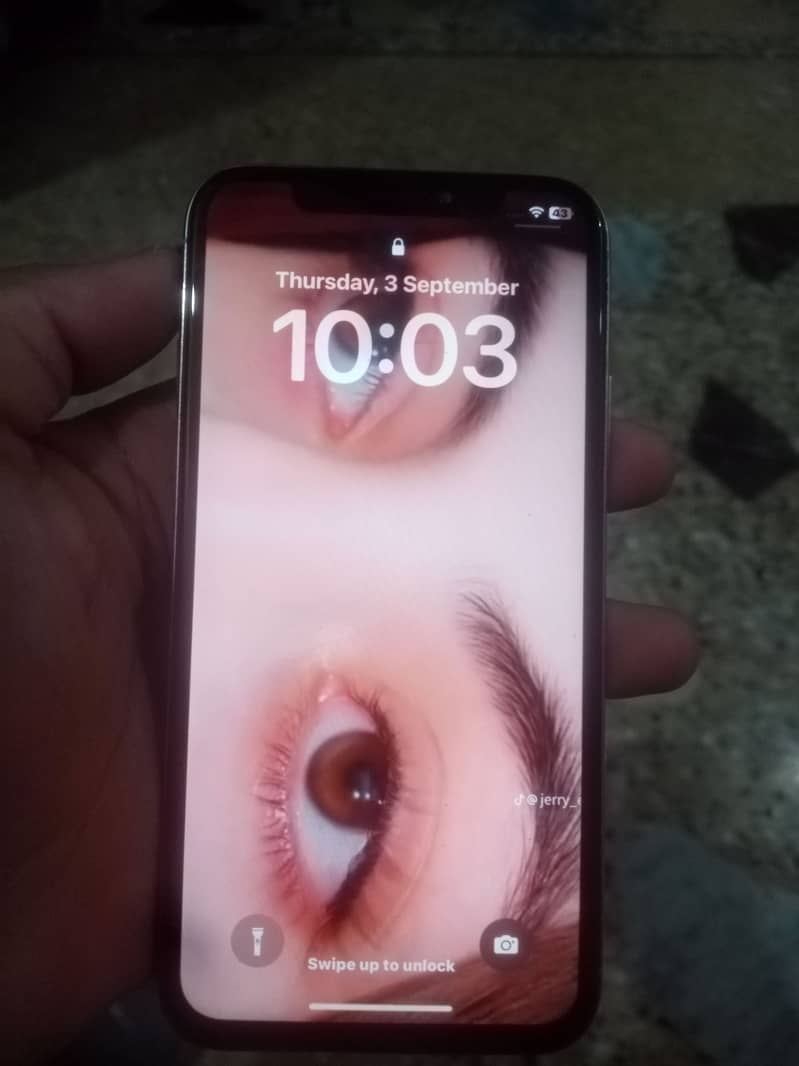 Apple iPhone X 4