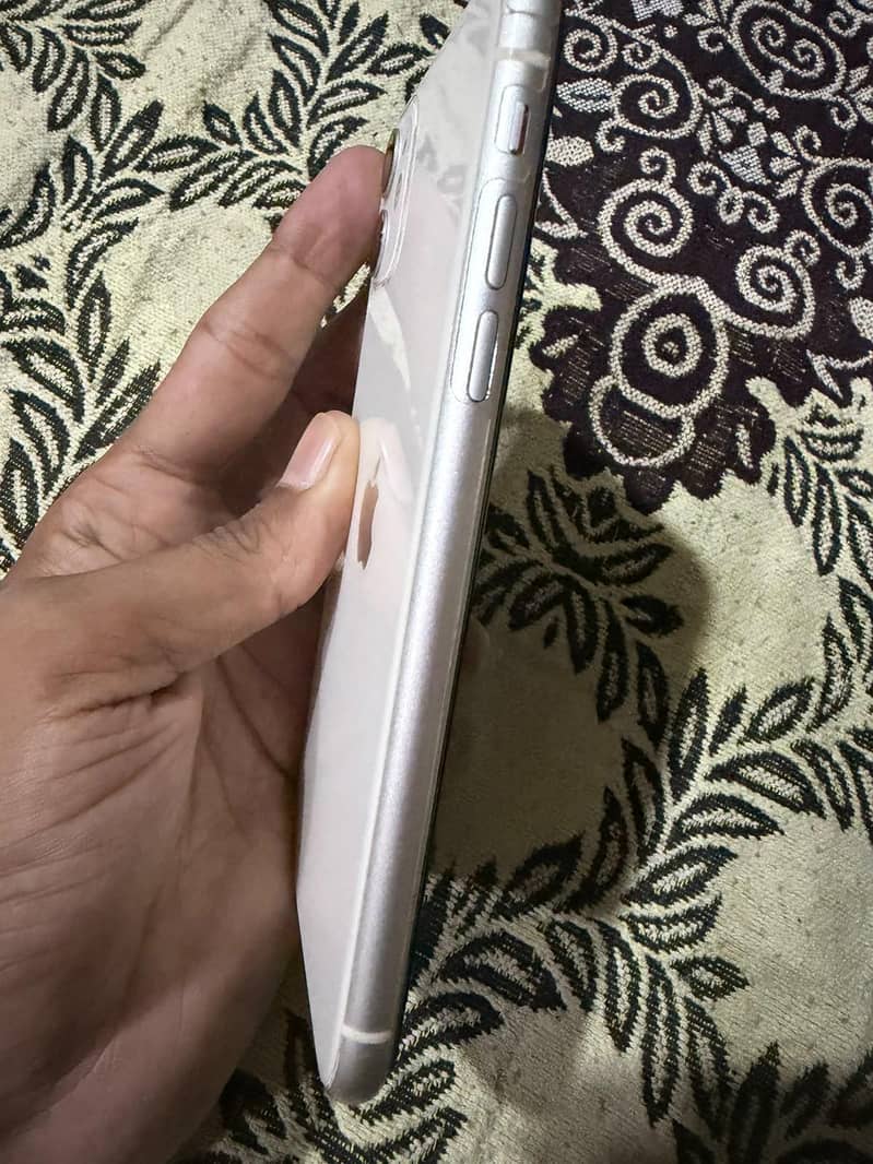 Apple iPhone 11 2