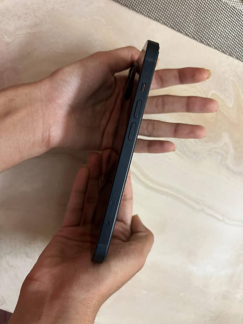 Apple iPhone 13 1