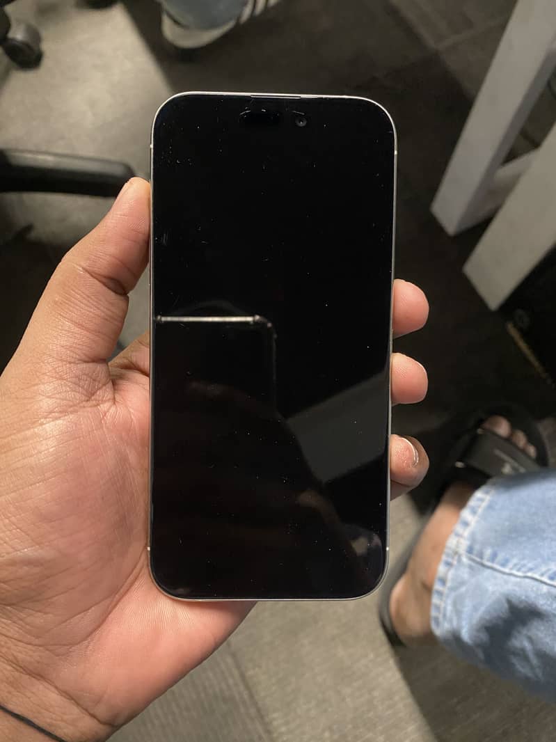 Apple iPhone 15 Pro 2