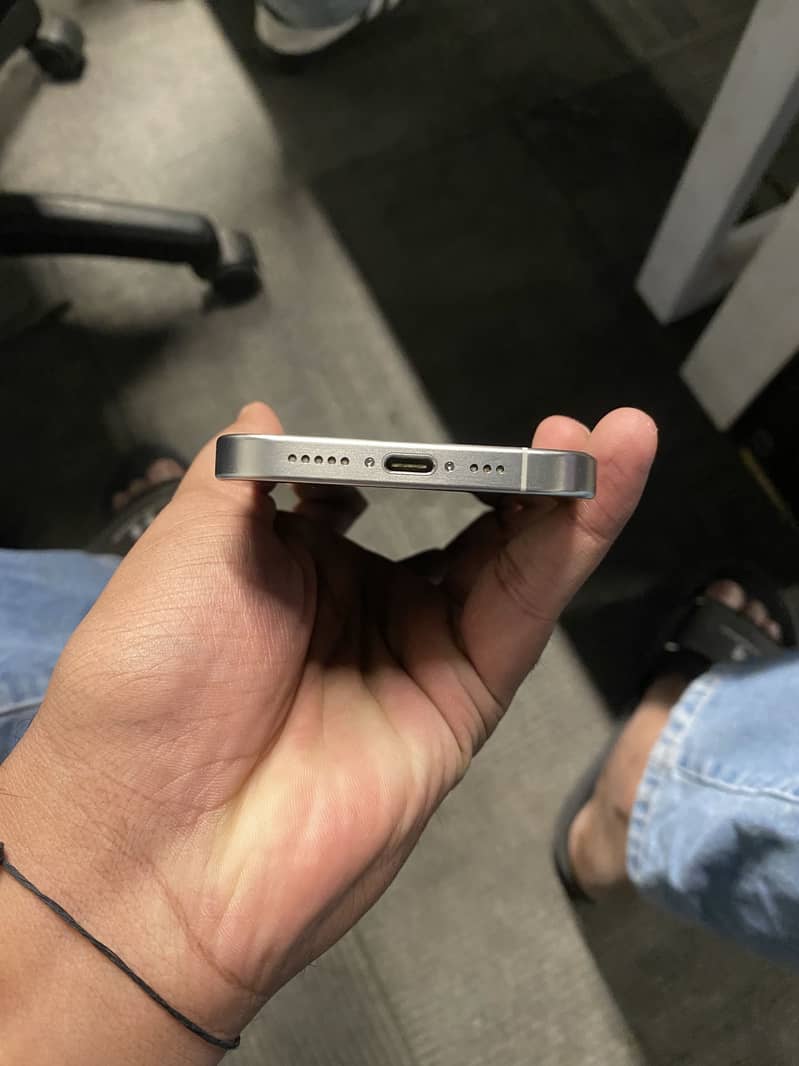 Apple iPhone 15 Pro 5
