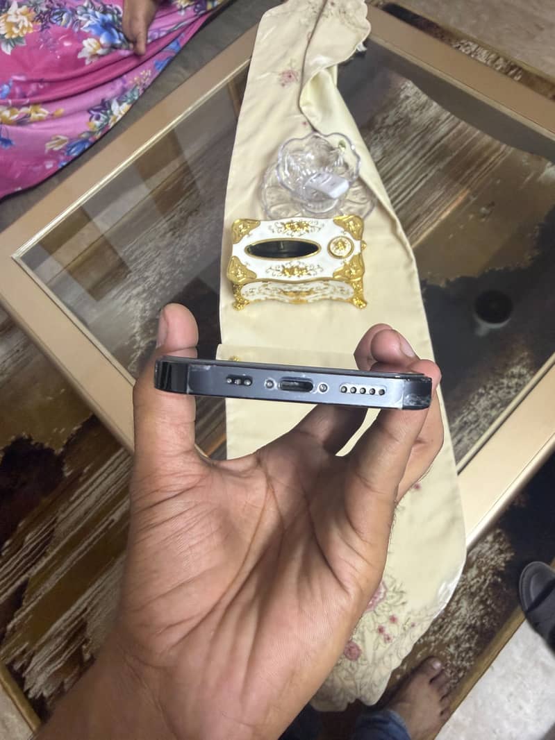 Apple iPhone 14 Pro 2