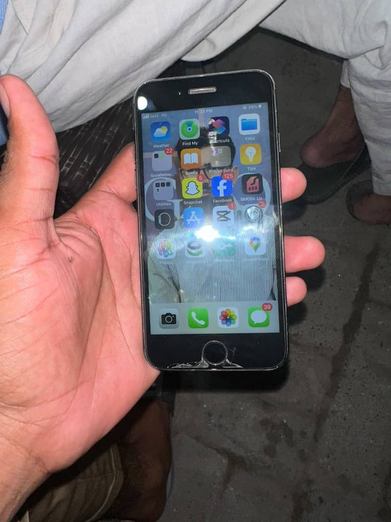 Apple iPhone 7 2