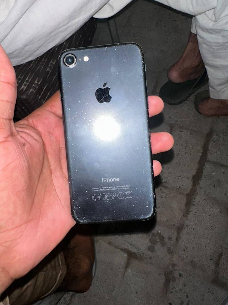 Apple iPhone 7 3