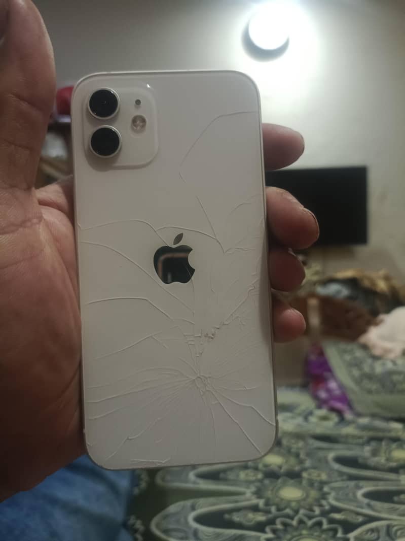 Apple iPhone 12 6