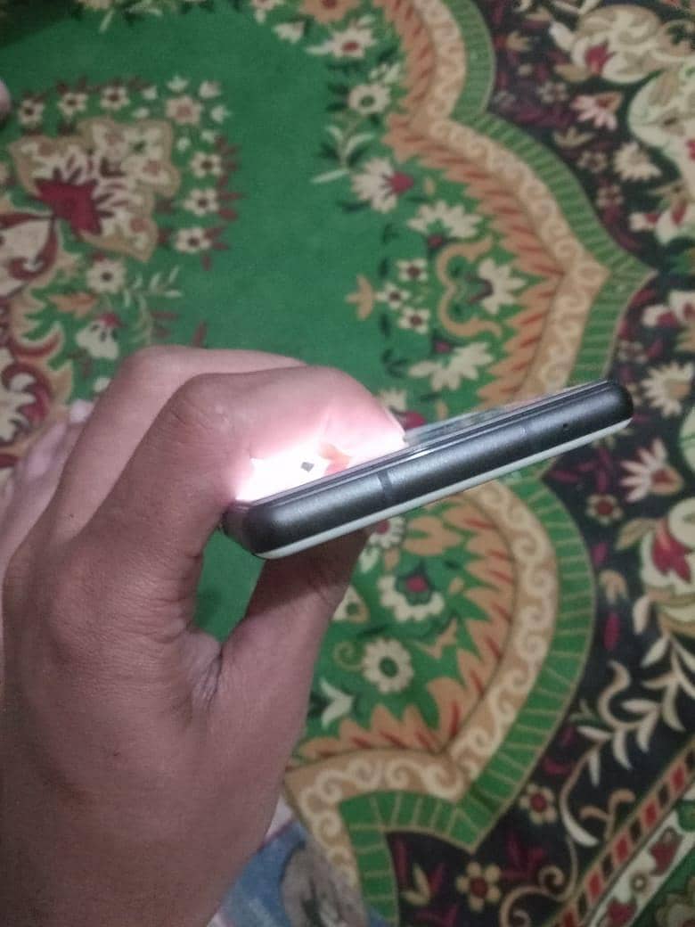 Google Pixel 6a 5
