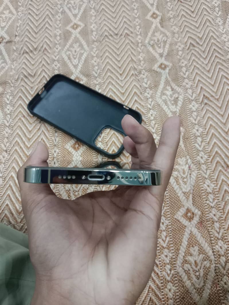 Apple iPhone 14 Pro Max 2