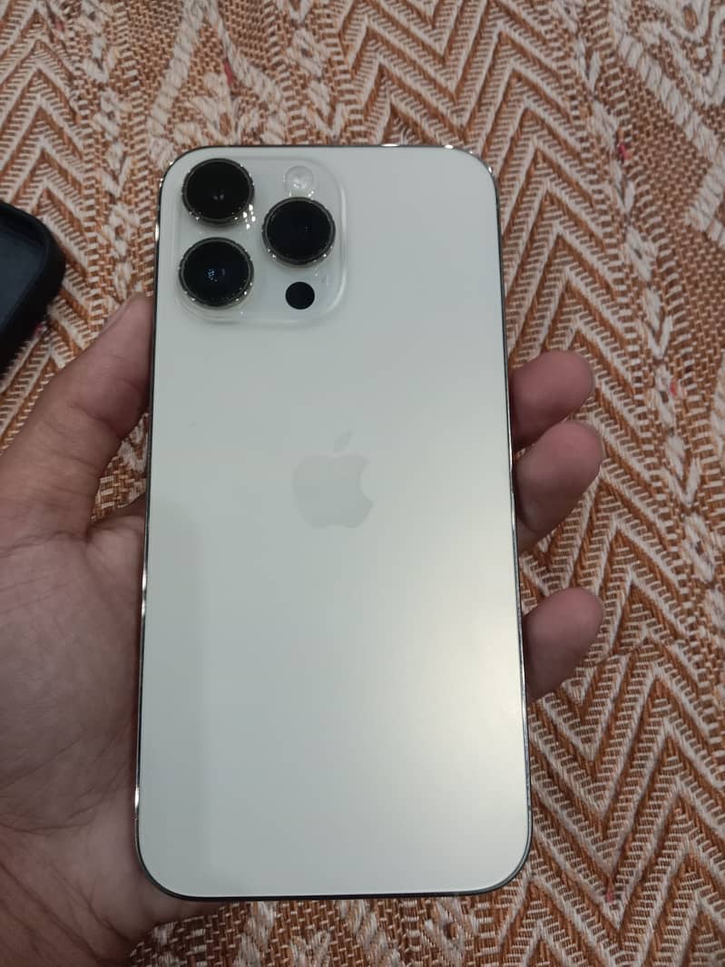 Apple iPhone 14 Pro Max 3