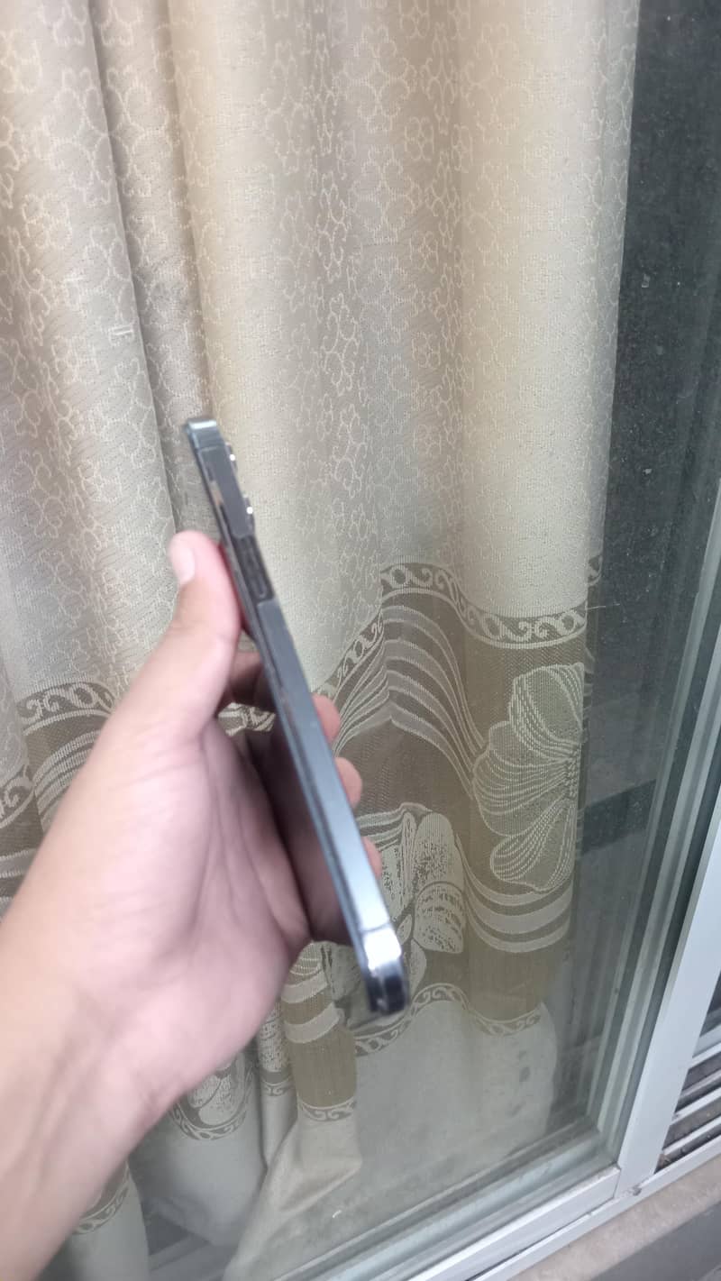 Apple iPhone 12 Pro Max 3