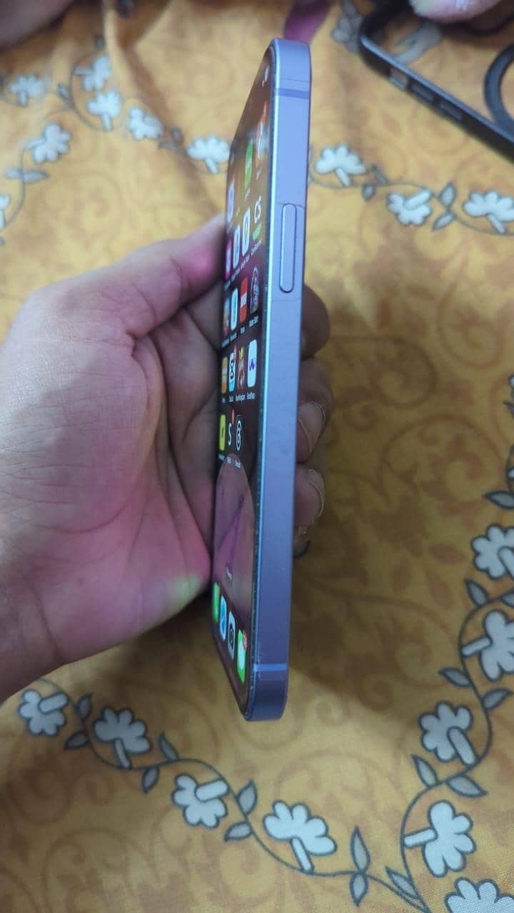 Apple iPhone 12 2