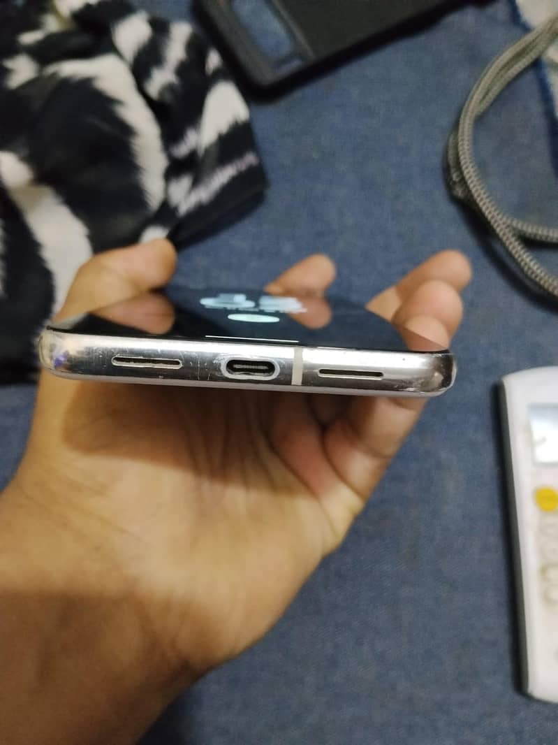 Google Pixel 8 Pro 4