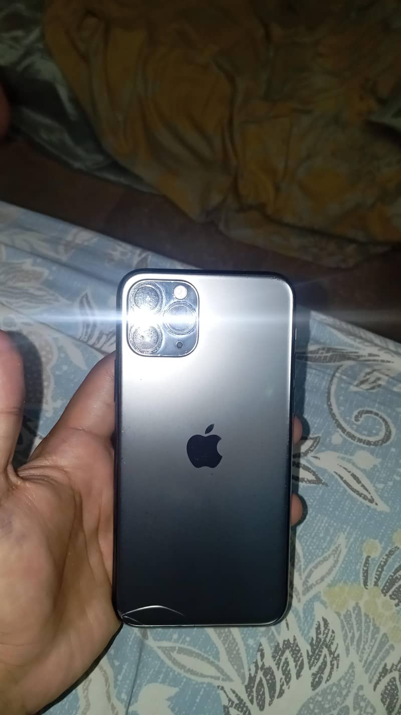 Apple iPhone 11 Pro sim glitch 1