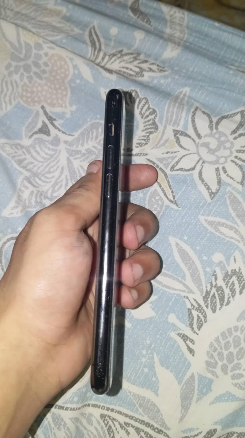Apple iPhone 11 Pro sim glitch 2