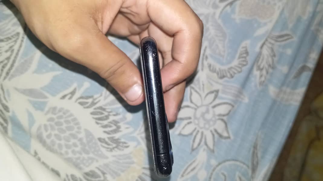 Apple iPhone 11 Pro sim glitch 5