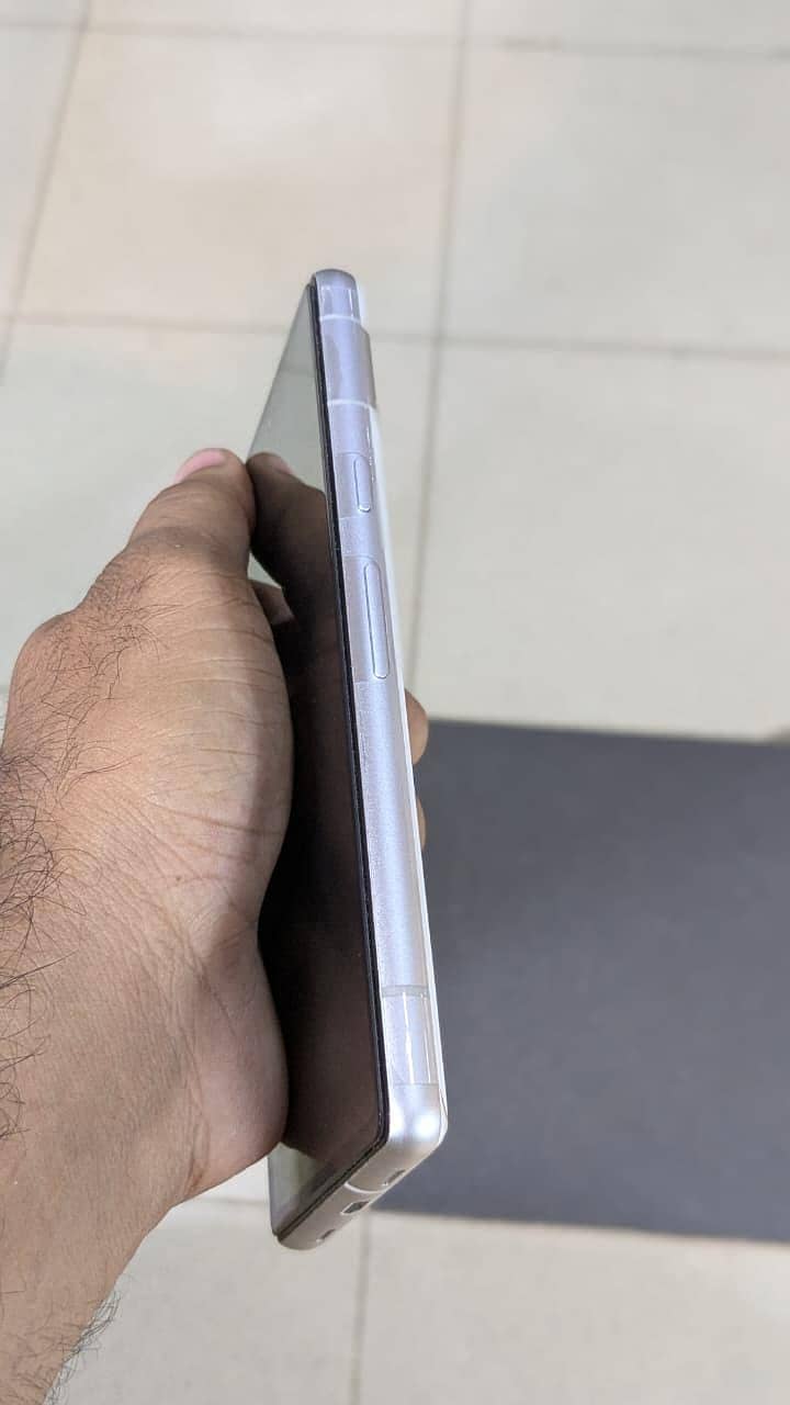 Google Pixel 7a 2