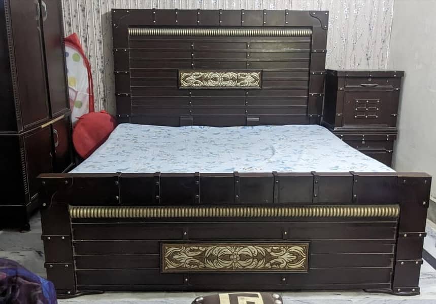 Bed with side tables 0
