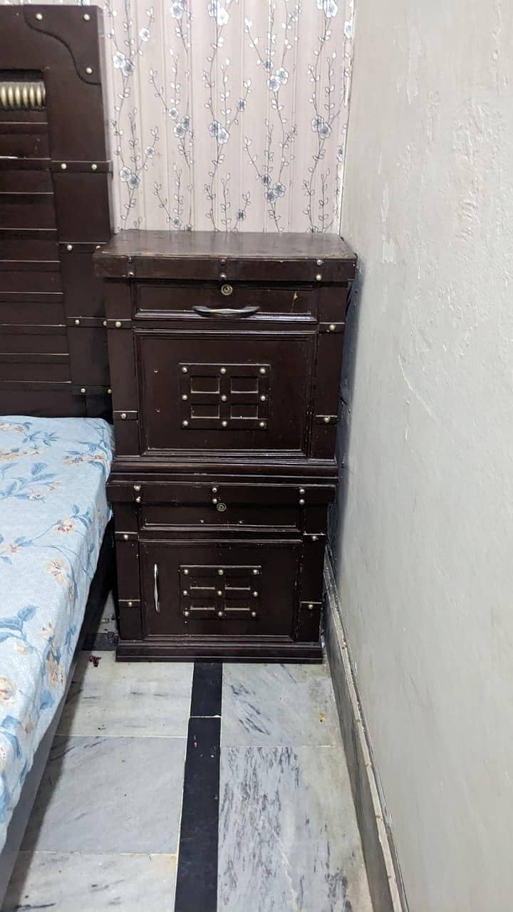 Bed with side tables 1