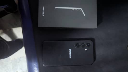 Samsung Mobile S25 ( Exchange possible )
