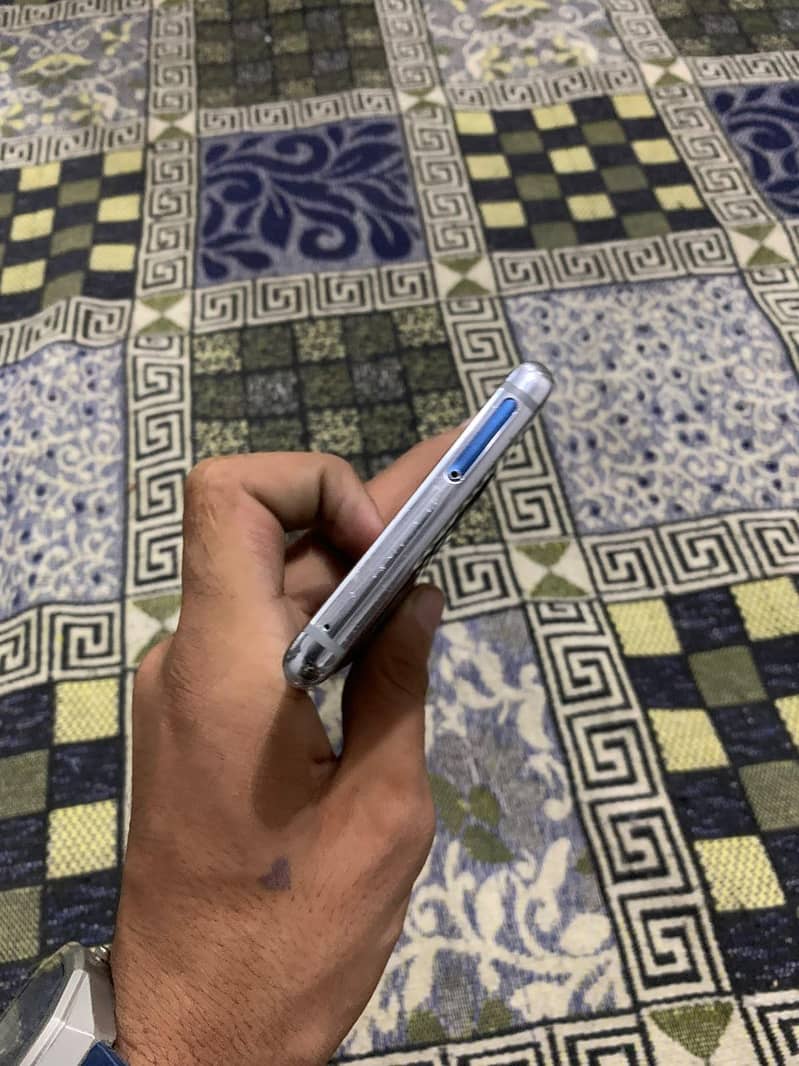 Samsung Mobile Note 8 3