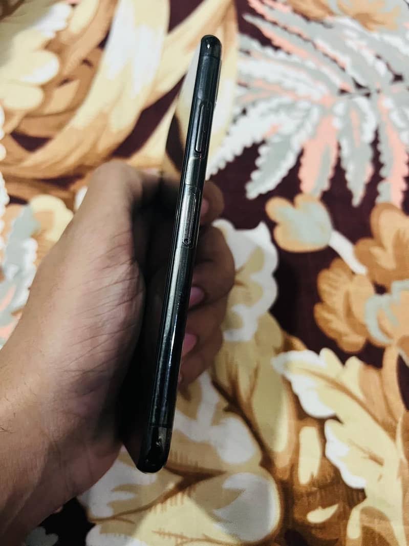 Apple iPhone X 3