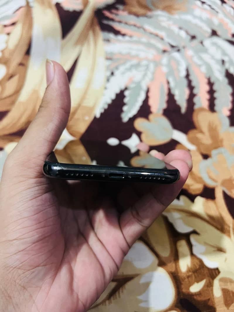 Apple iPhone X 5