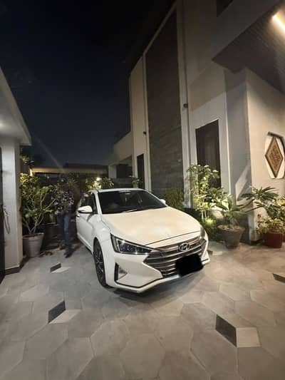 Hyundai Elantra 2022