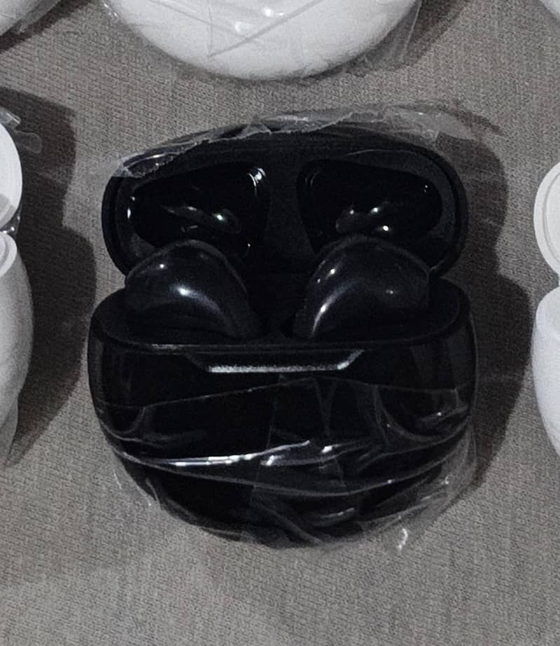 wireless earbuds 1