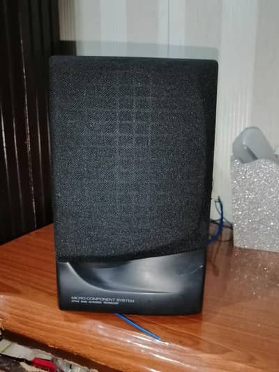 bookshelf speaker