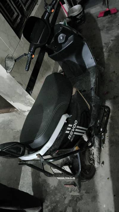 Revo 2023 Electric Scooter