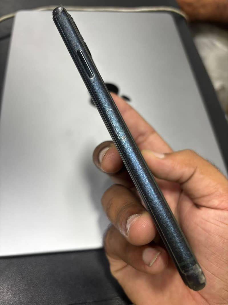 Apple iPhone 11 Pro Max 2