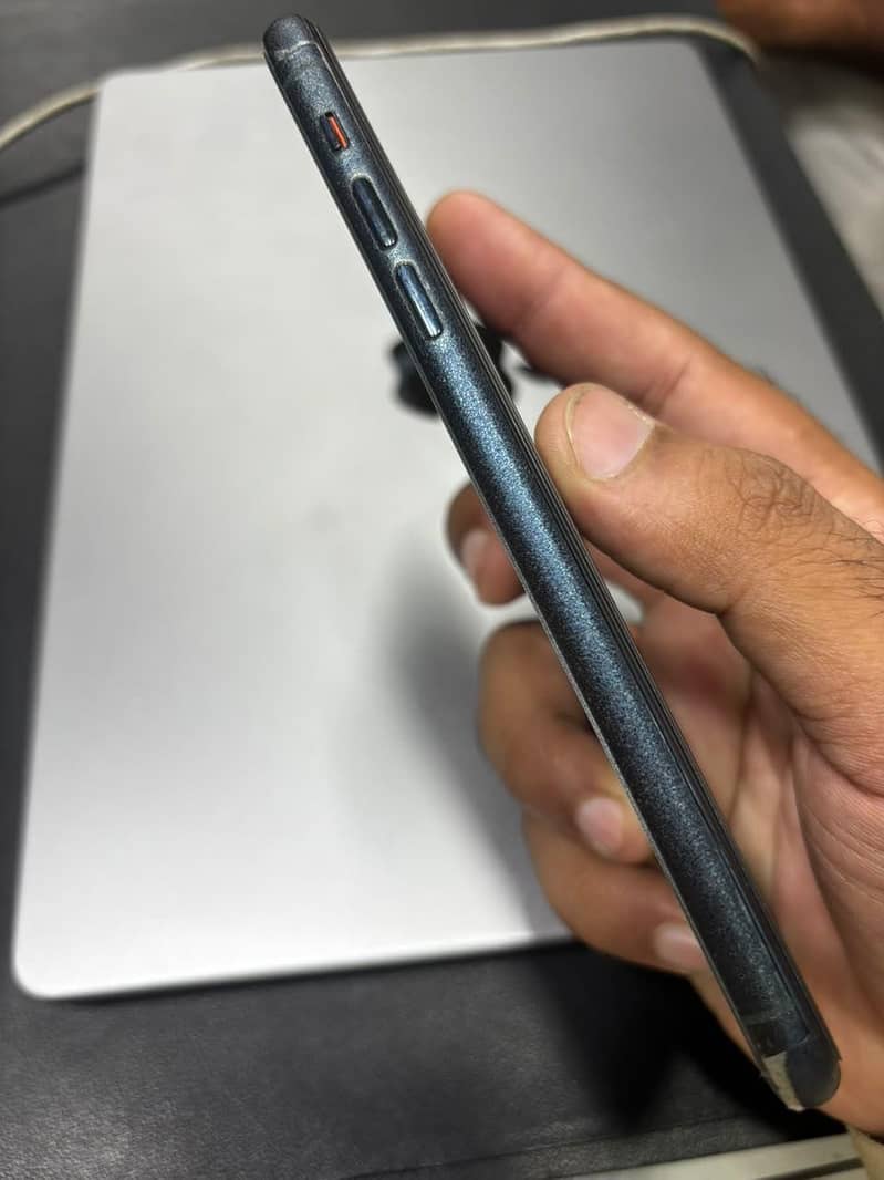 Apple iPhone 11 Pro Max 3