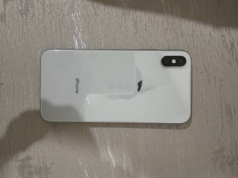 Apple iPhone X 4