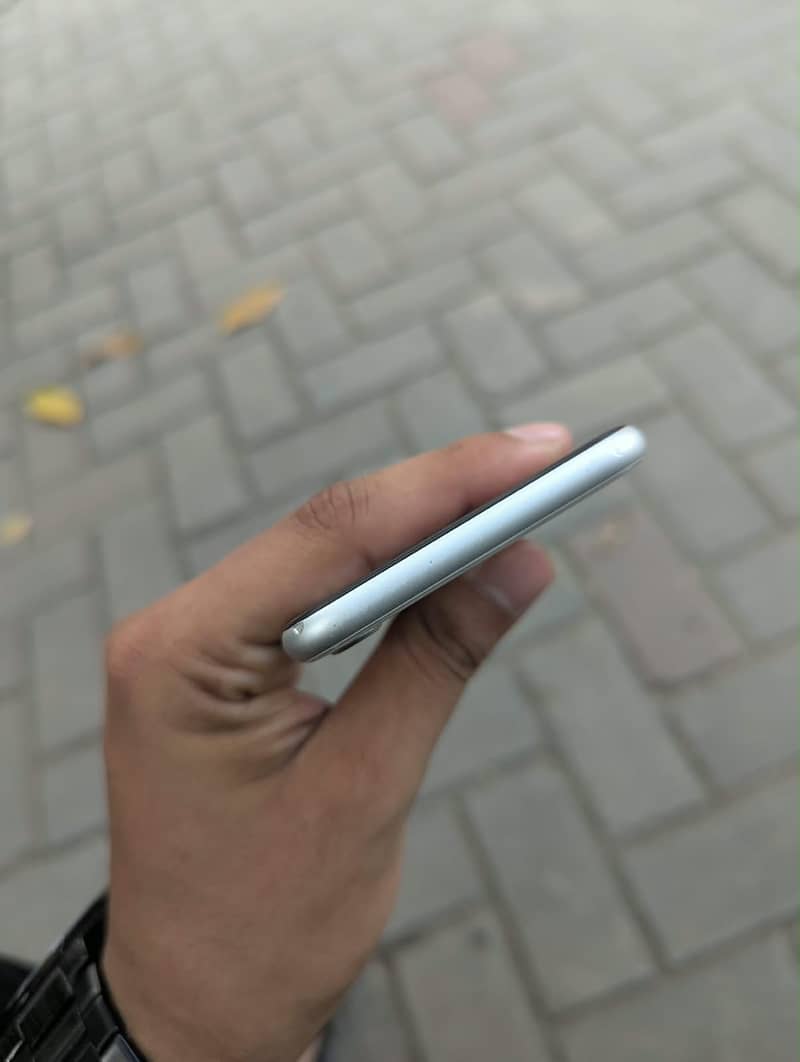 Apple iPhone SE 3