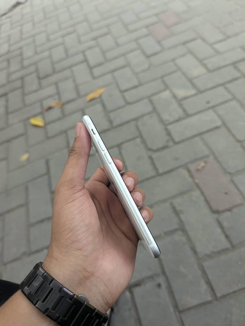 Apple iPhone SE 4