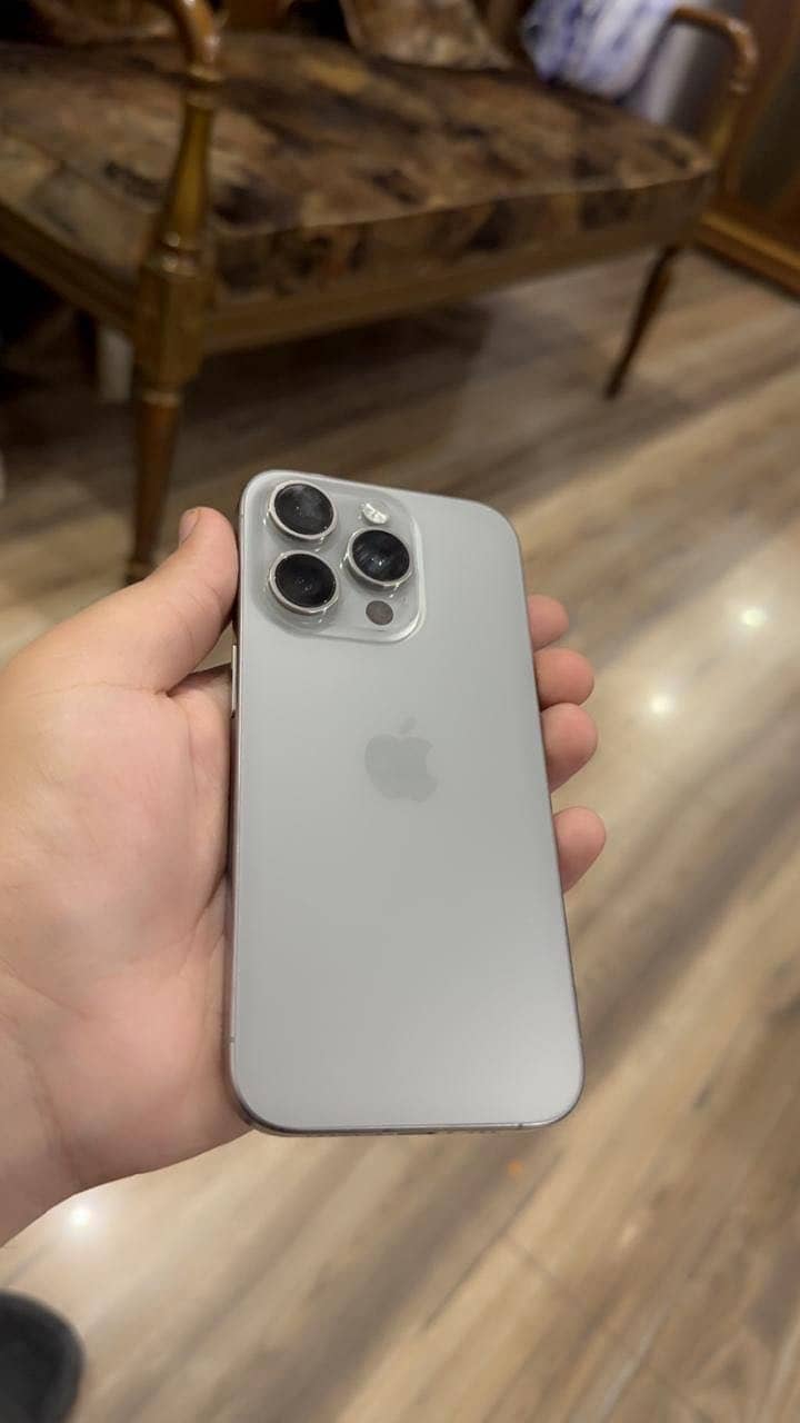 Apple iPhone 15 Pro 1