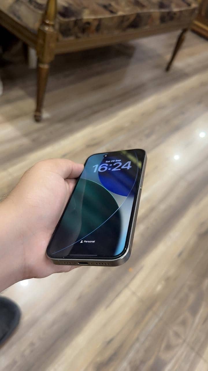 Apple iPhone 15 Pro 3