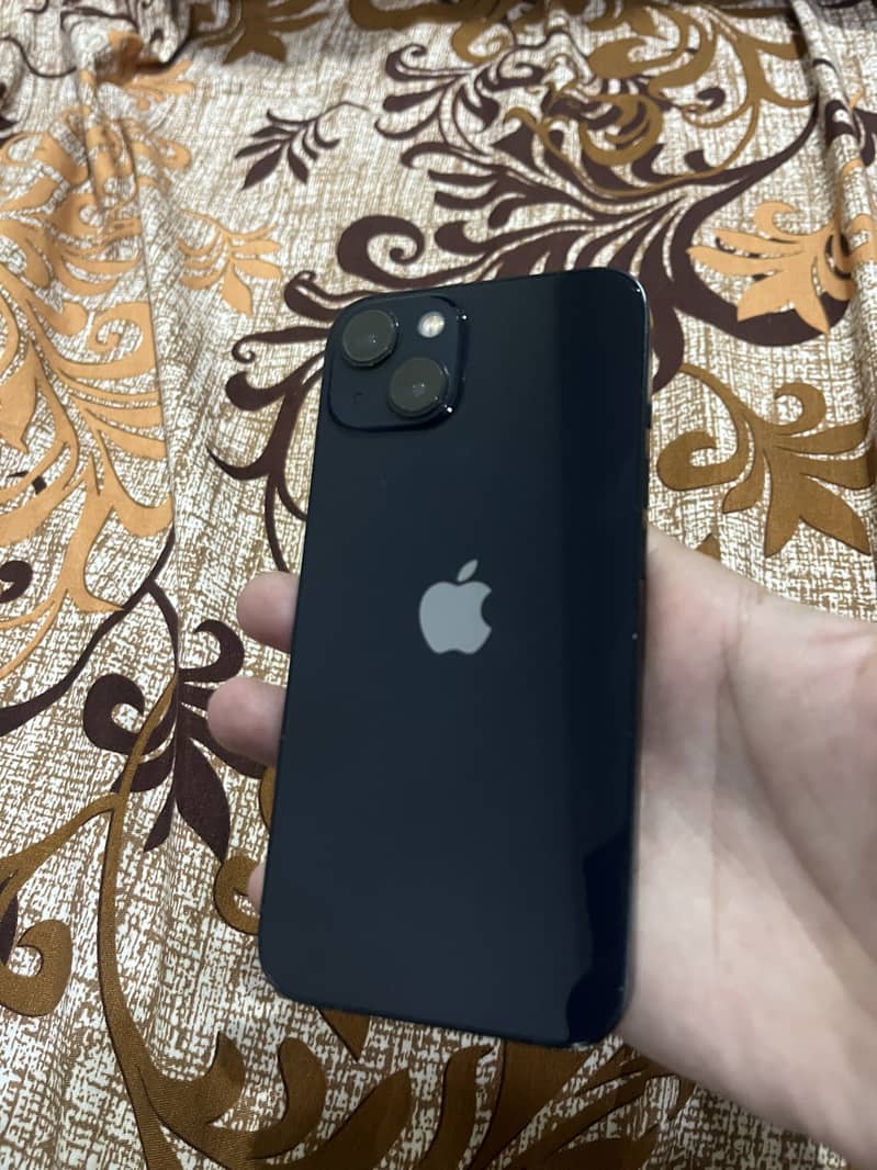 Apple iPhone 13 5