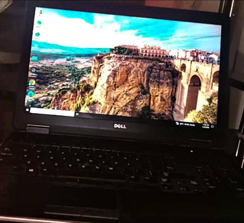Dell Latitude Model E6540 0