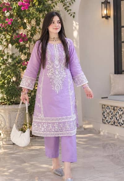 Lilac 3-Piece Lawn Suit | Preloved | Rs. 3000
