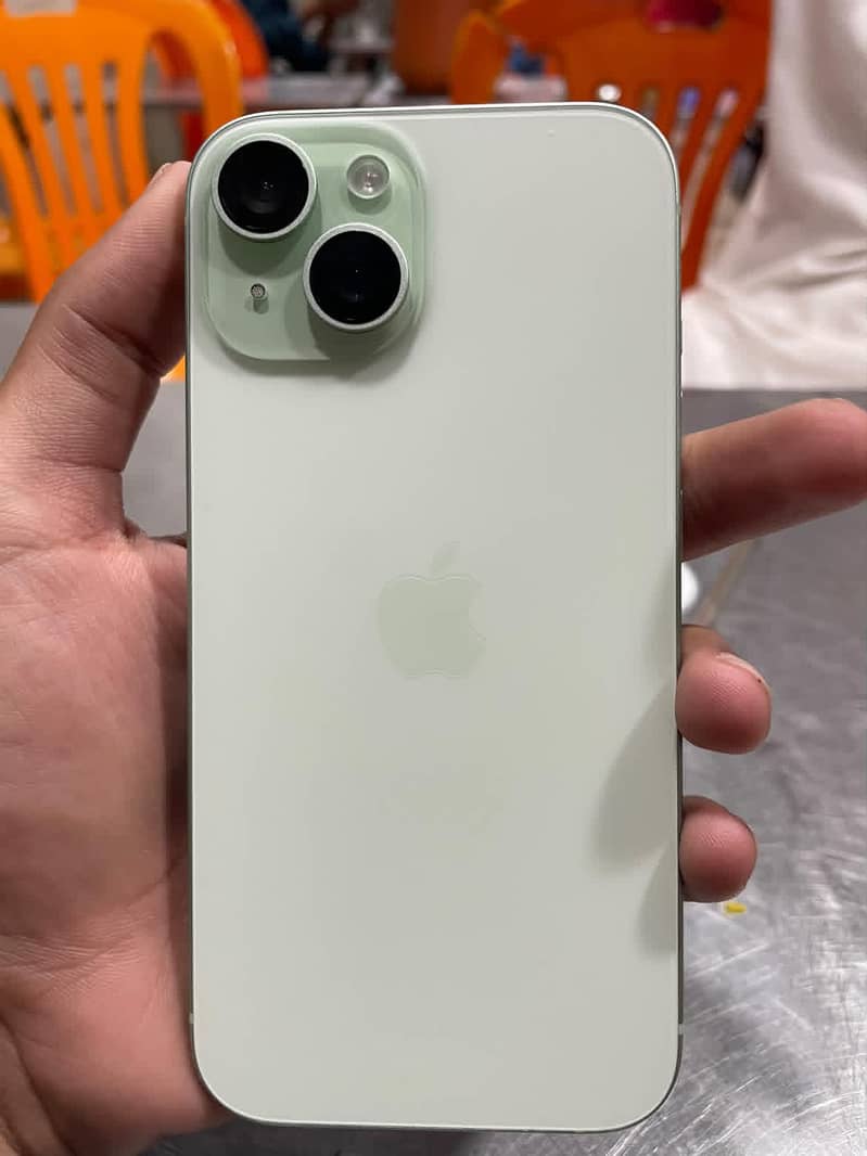 Apple iPhone 15 5