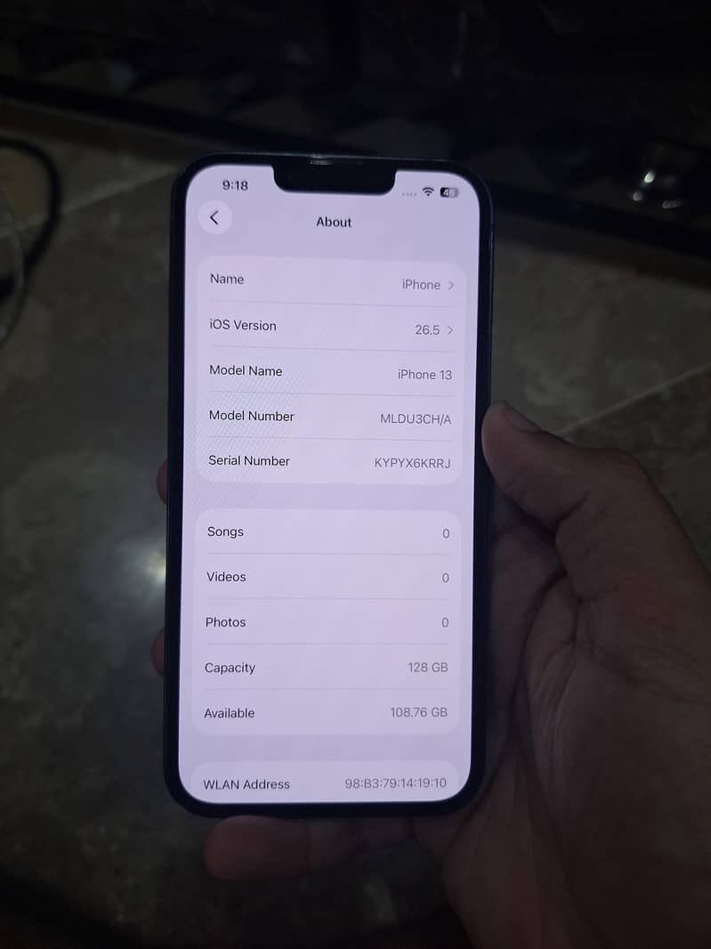 Apple iPhone 13 8