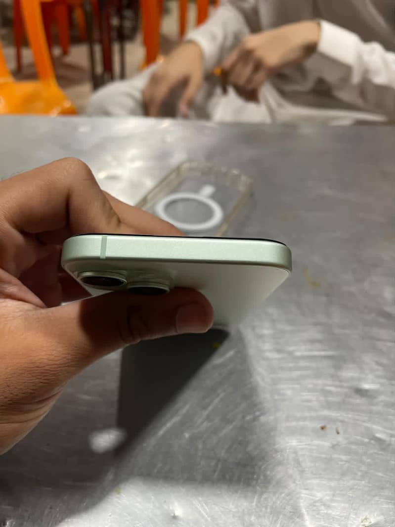 Apple iPhone 15 3