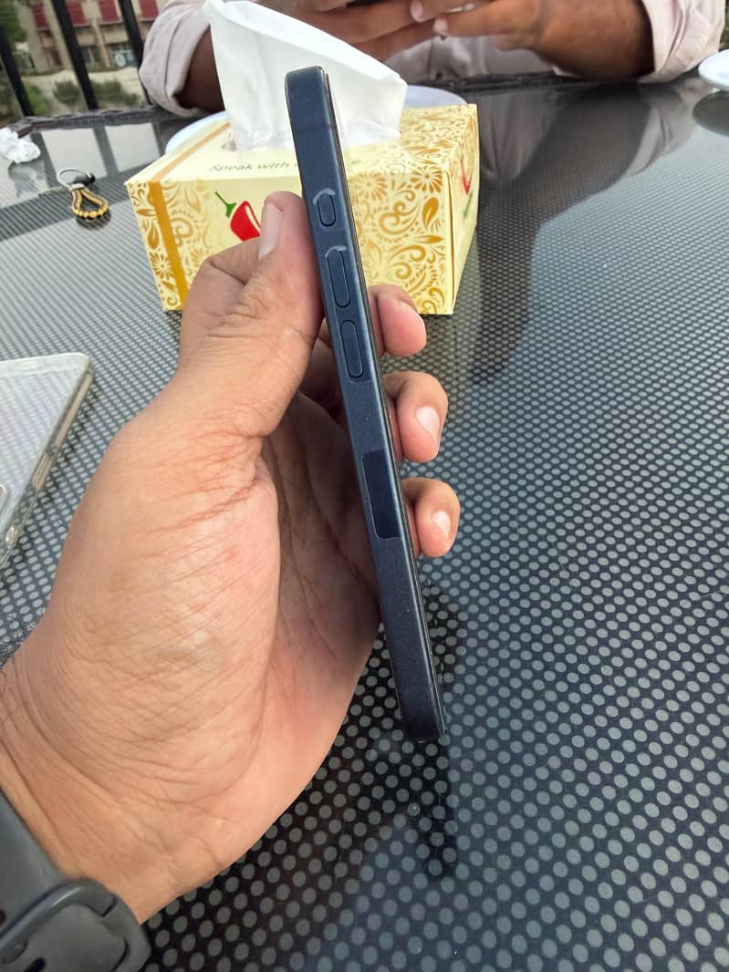 Apple iPhone 15 Pro 1