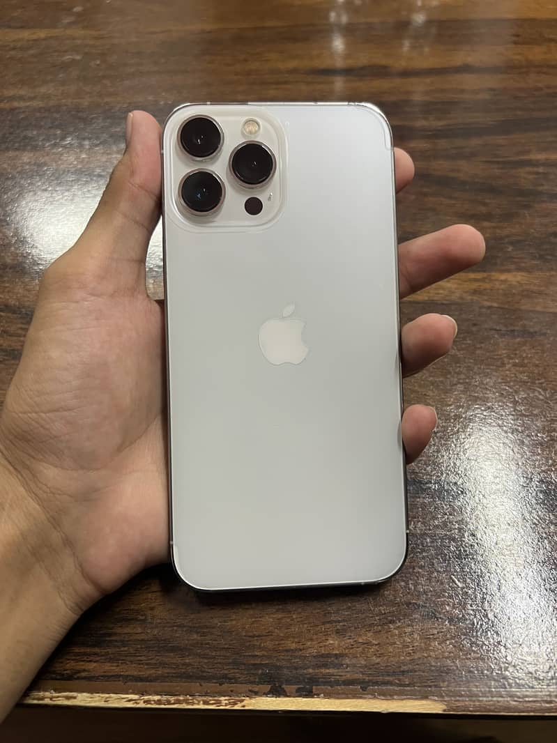 Apple iPhone 13 Pro Max 0