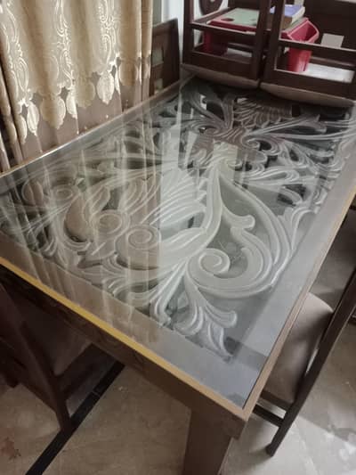 Excellent Condition Dining Table with 6 Chairs for sell